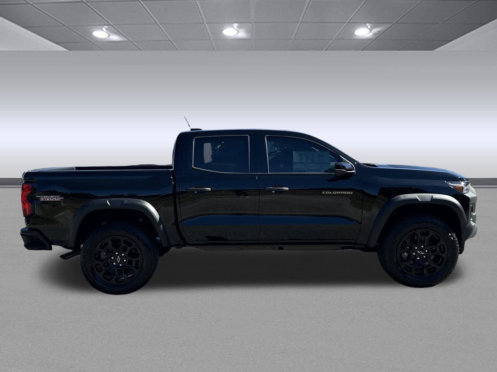 2026 Chevrolet Colorado Trail Boss photo 2