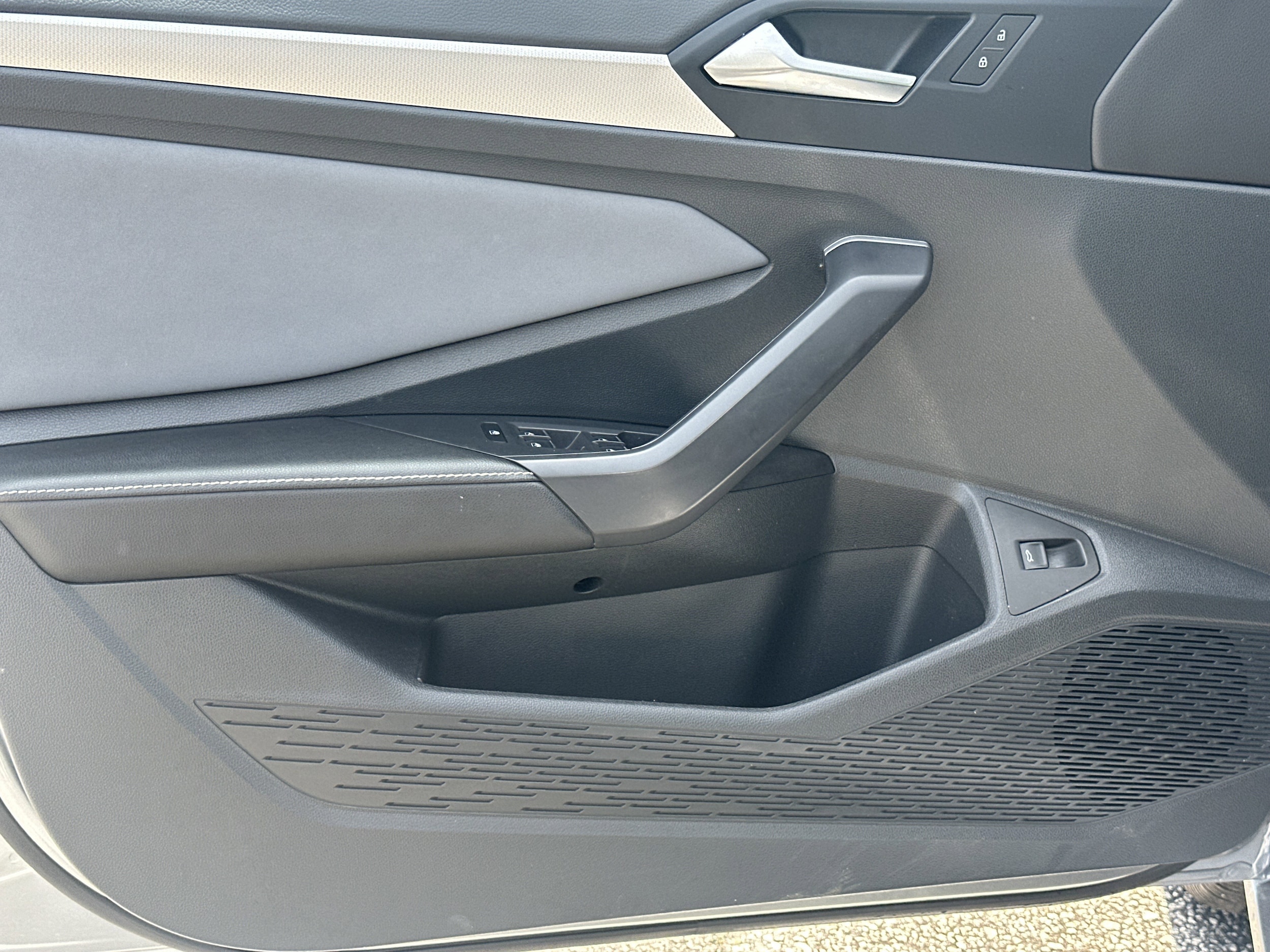 2025 Volkswagen Jetta SE - Photo 10