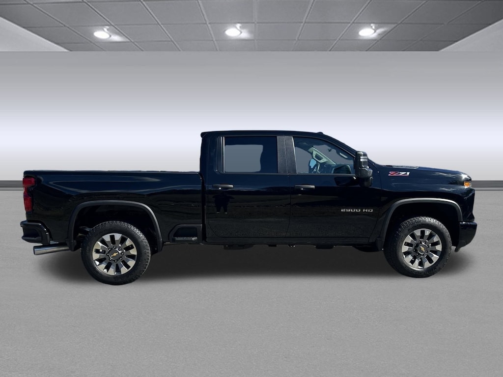 Used 2024 Chevrolet Silverado 2500 HD Custom Truck