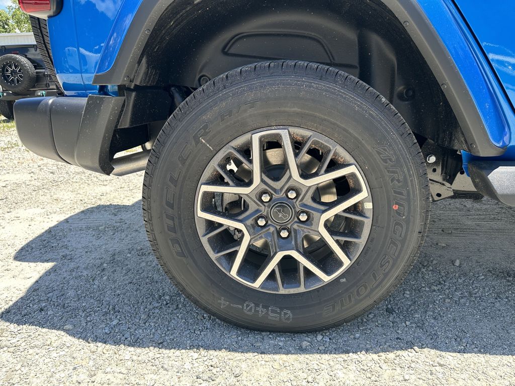 2025 Jeep Wrangler 4-Door Sahara - Photo 17