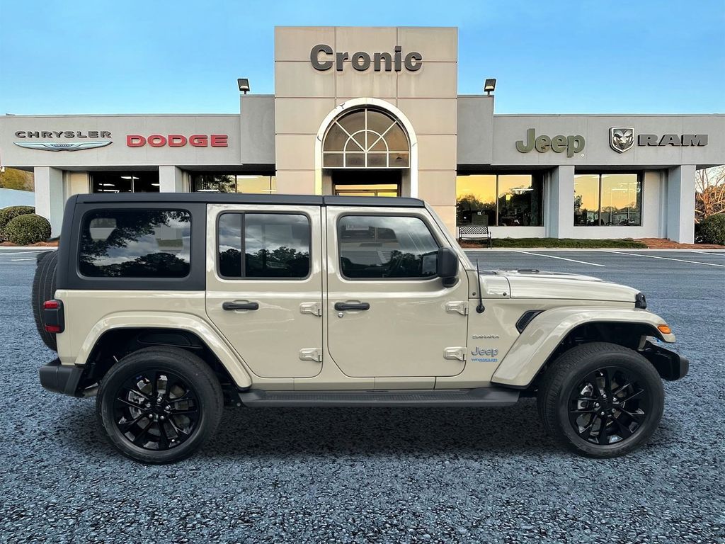 2022 Jeep Wrangler 4xe Unlimited Sahara photo 2