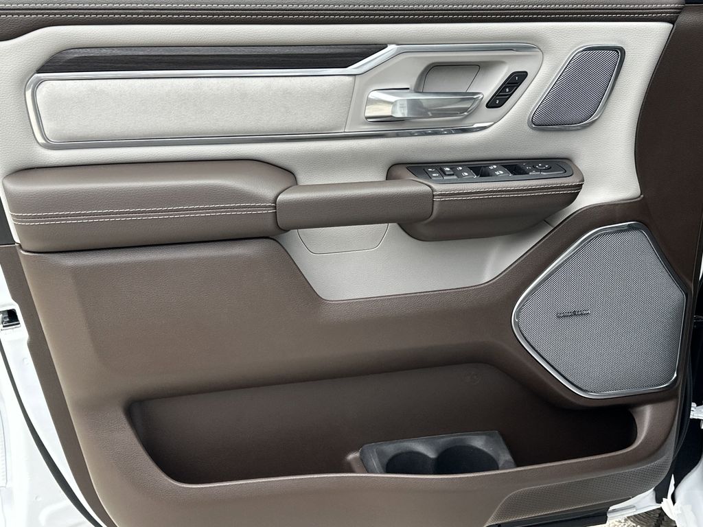 2026 RAM 1500 Laramie - Photo 10