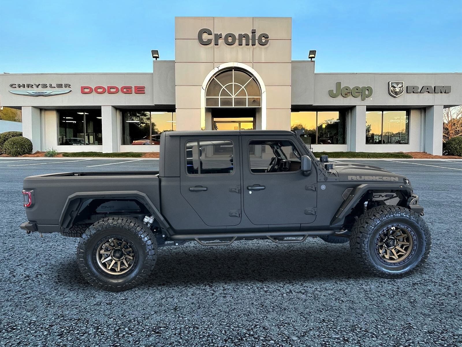 2024 Jeep Gladiator Rubicon photo 2