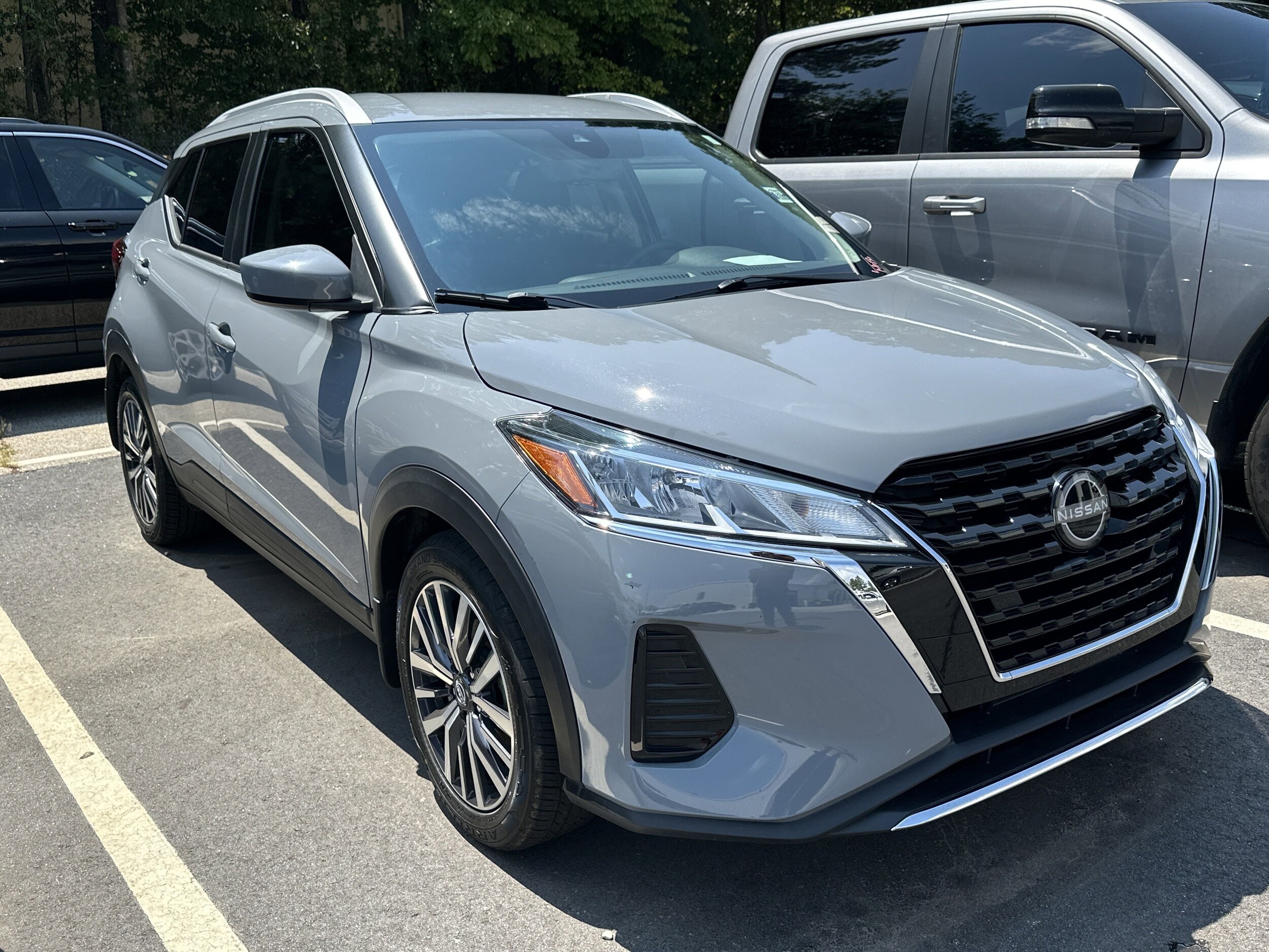 2023 Nissan Kicks SV photo 3