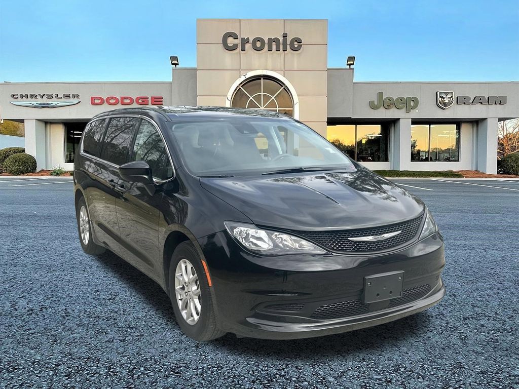 2023 Chrysler Voyager LX