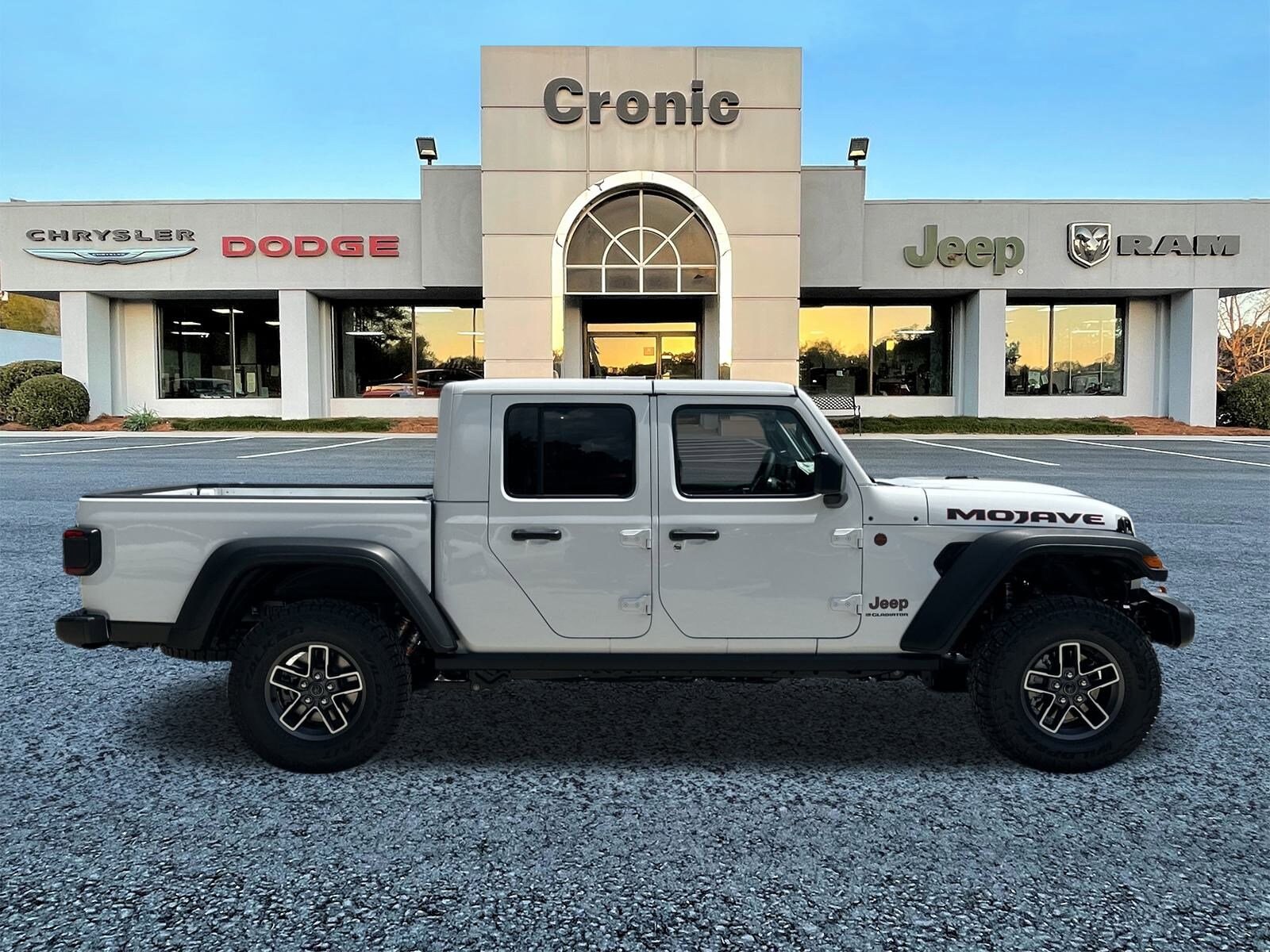 2025 Jeep Gladiator Mojave photo 2