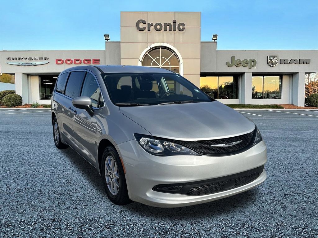 2023 Chrysler Voyager LX