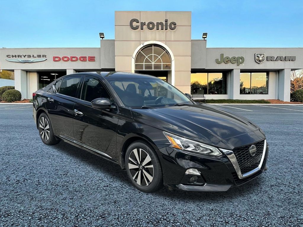 Used 2019 Nissan Altima SV with VIN 1N4BL4DV7KC136503 for sale in Griffin, GA