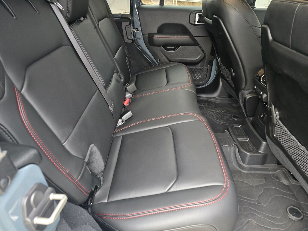 2024 Jeep Wrangler Rubicon X photo 3