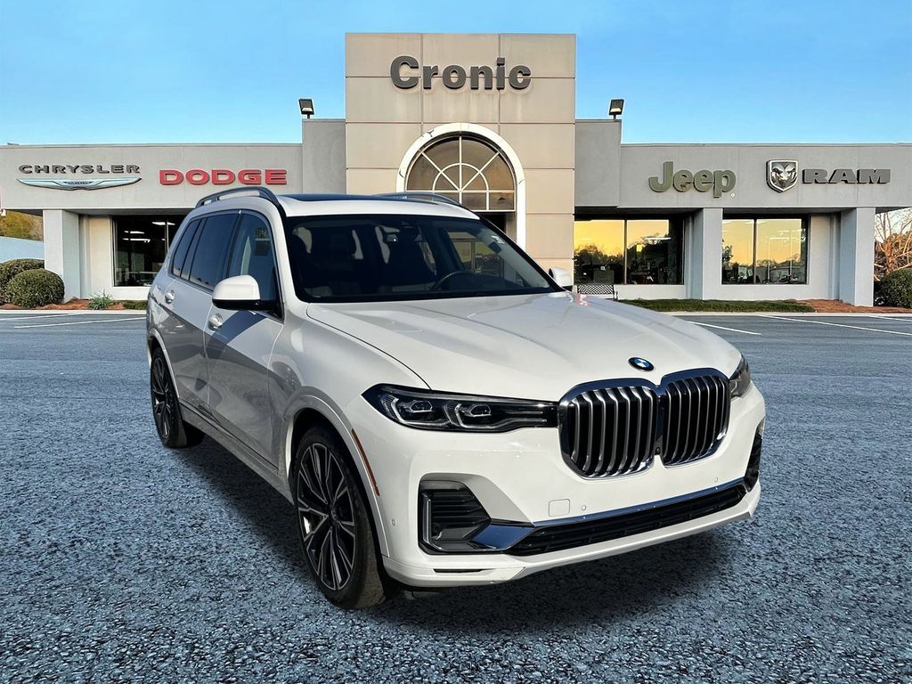 2022 BMW X7 40i's photo