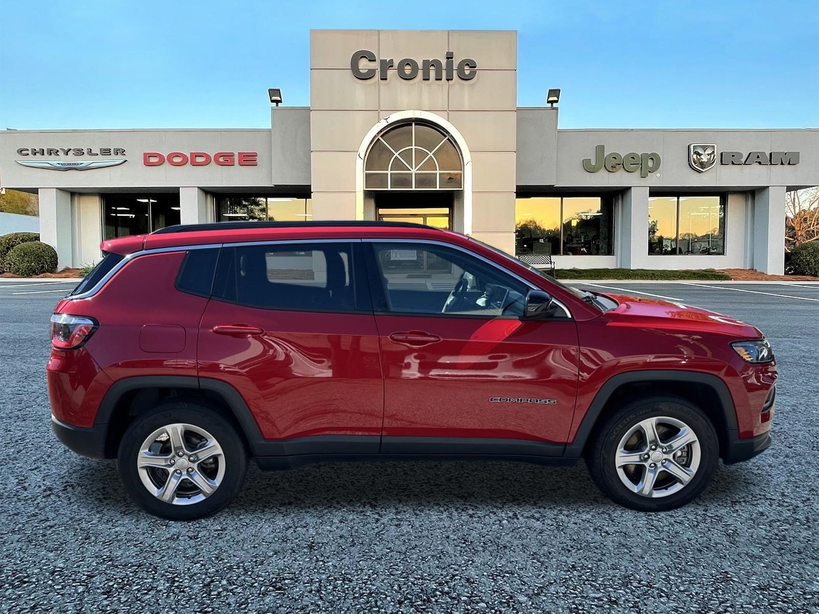 Used 2024 Jeep Compass Latitude with VIN 3C4NJDBN8RT607475 for sale in Griffin, GA