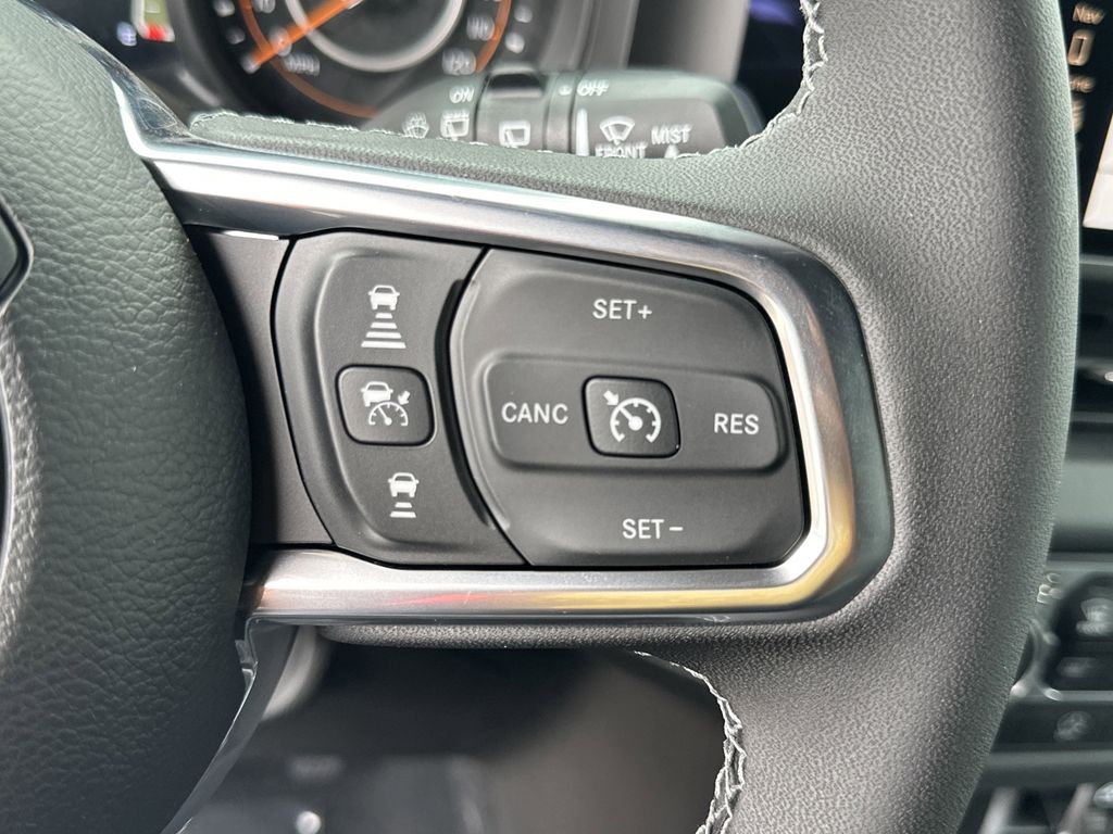 2025 Jeep Wrangler 4-Door Sahara - Photo 25