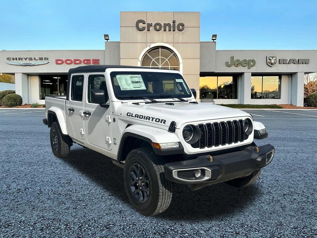 2026 Jeep Gladiator 85th Anniversary Edition Auto's photo