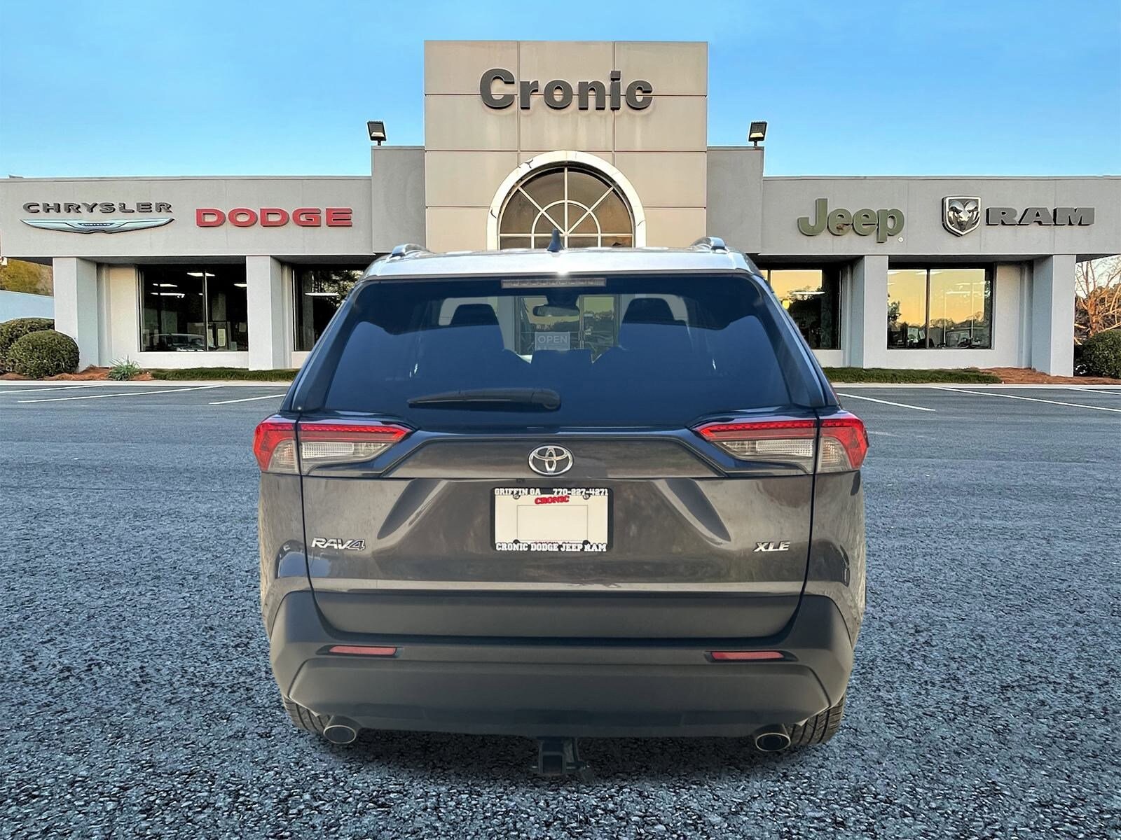 2022 Toyota RAV4 XLE photo 4