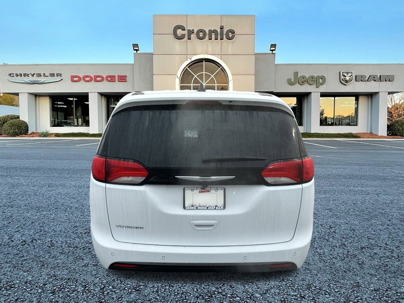 2025 Chrysler Voyager LX photo 4