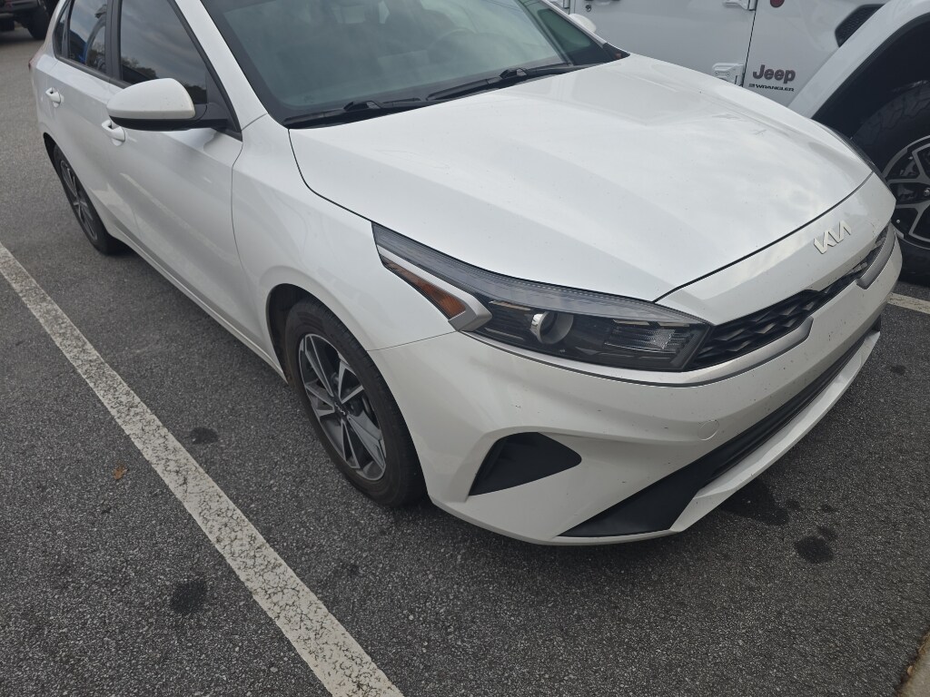 2022 Kia Forte FE LXS photo 2