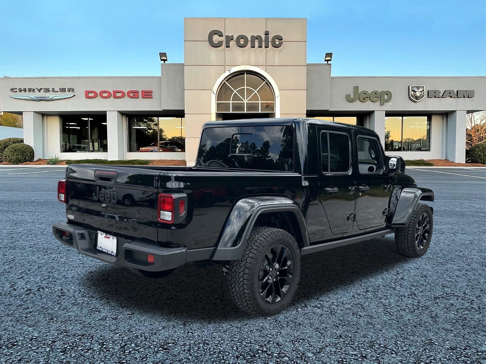 2024 Jeep Gladiator photo 3