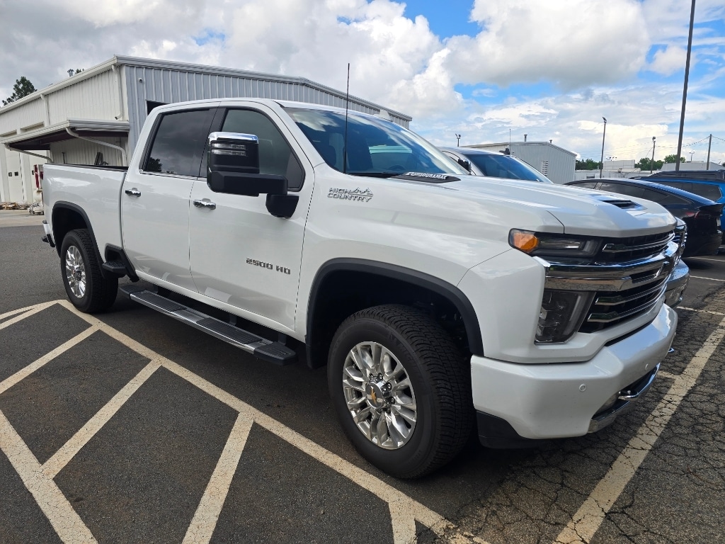 2023 Chevrolet Silverado HD High Country 4WD Crew Cab Standard Box's photo