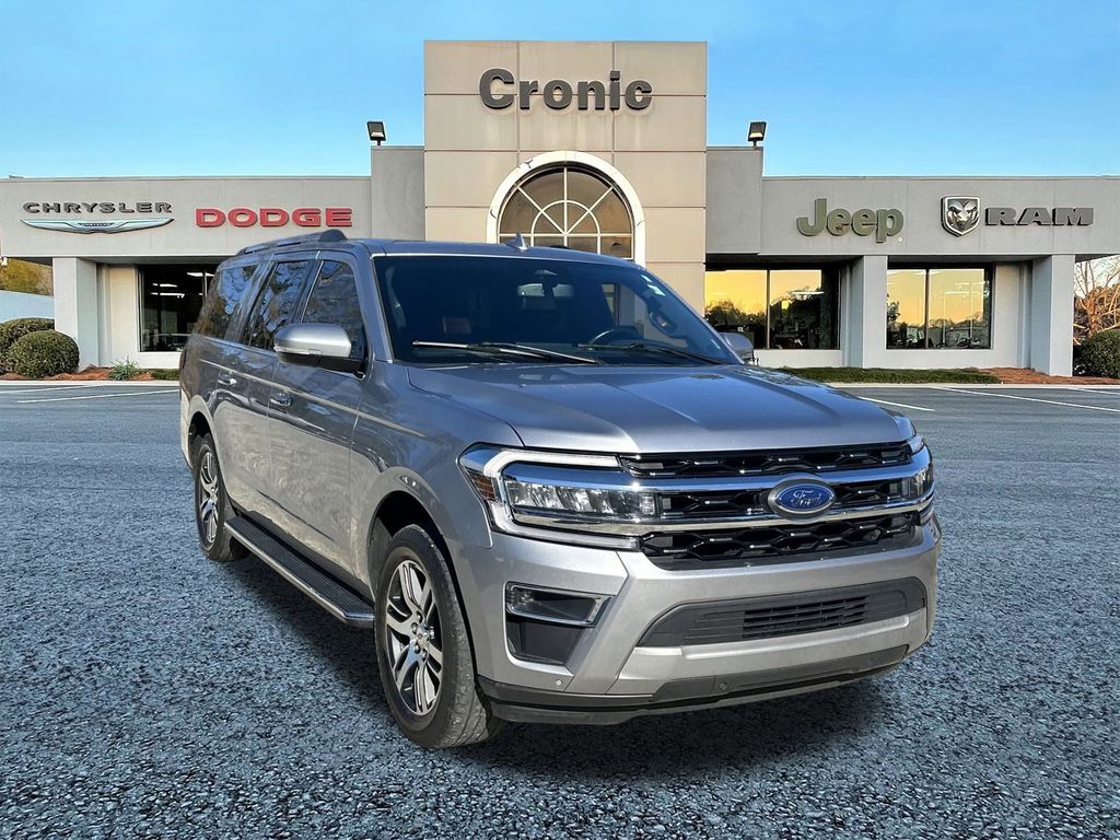 2022 Ford Expedition Limited's photo