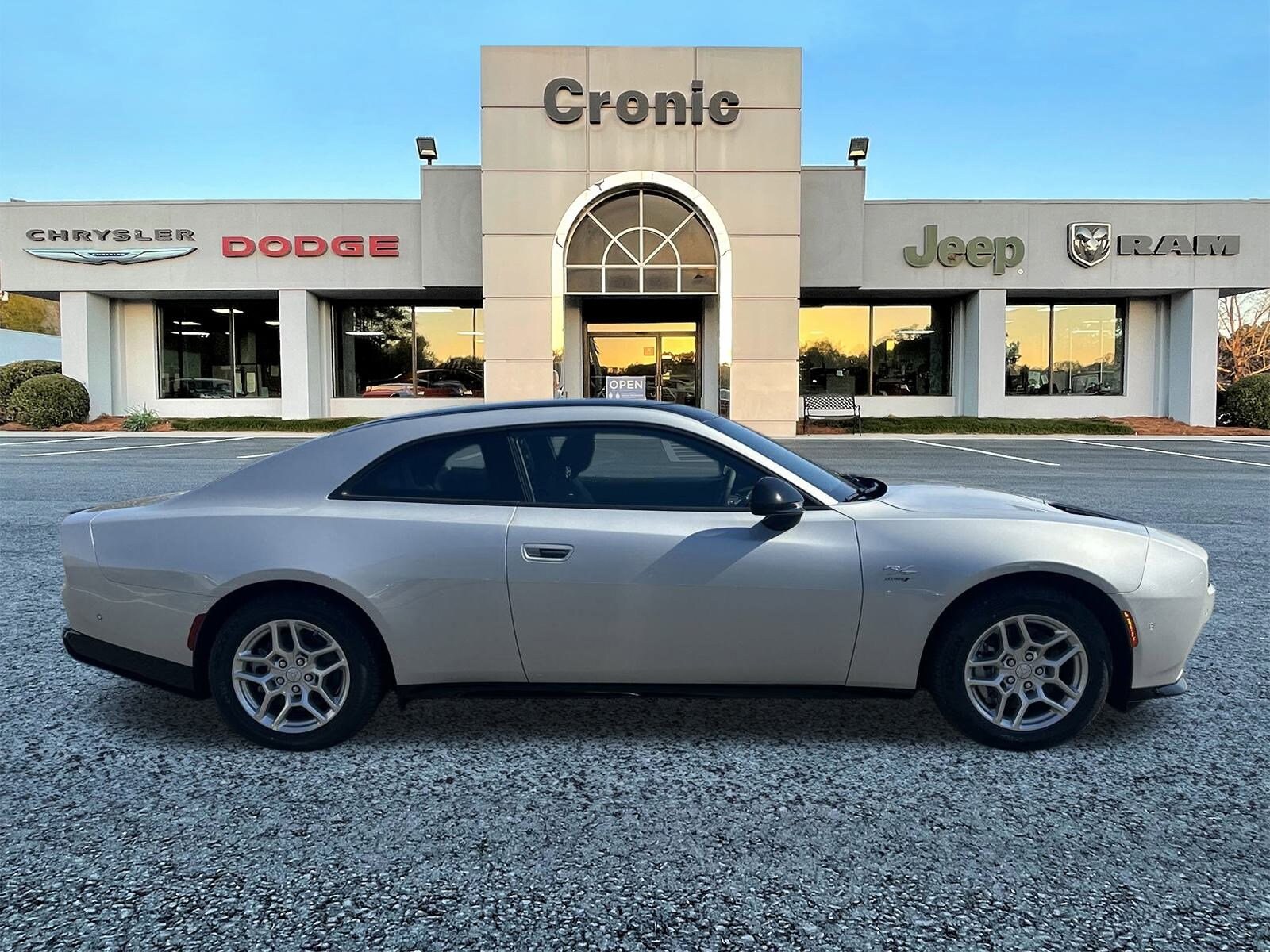 2025 Dodge Charger R/T Daytona photo 2