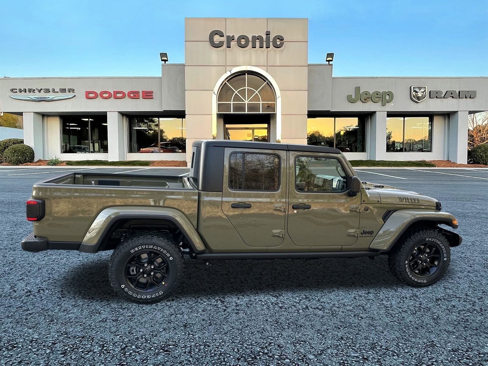 2025 Jeep Gladiator Willys photo 2