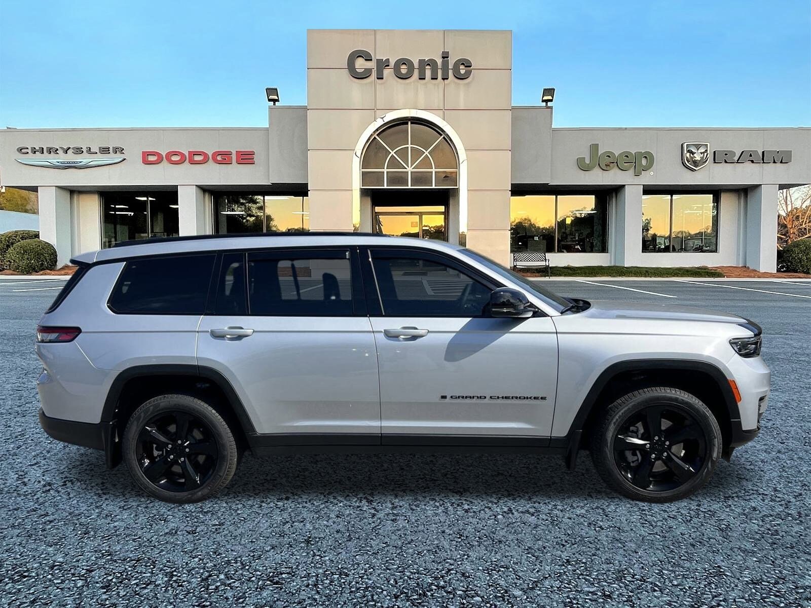 2024 Jeep Grand Cherokee L photo 2