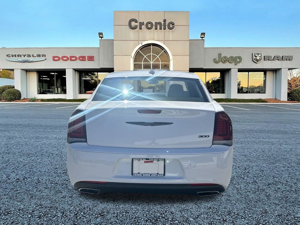 2023 Chrysler 300 Touring