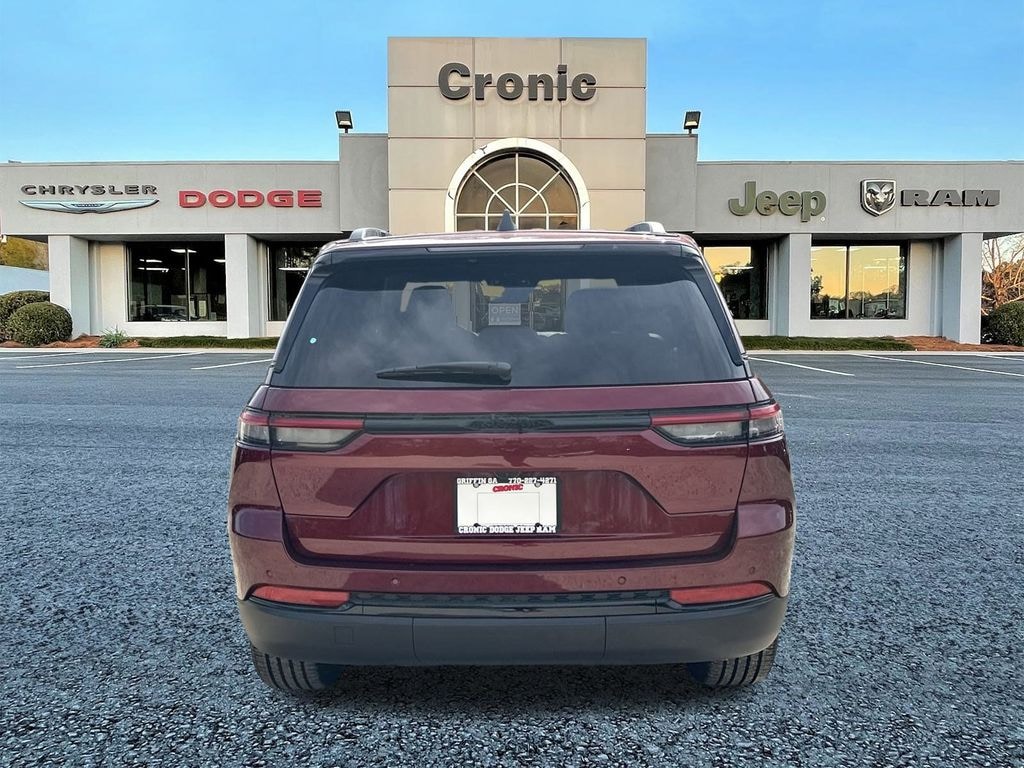 New 2025 Jeep Grand Cherokee Altitude Sport Utility