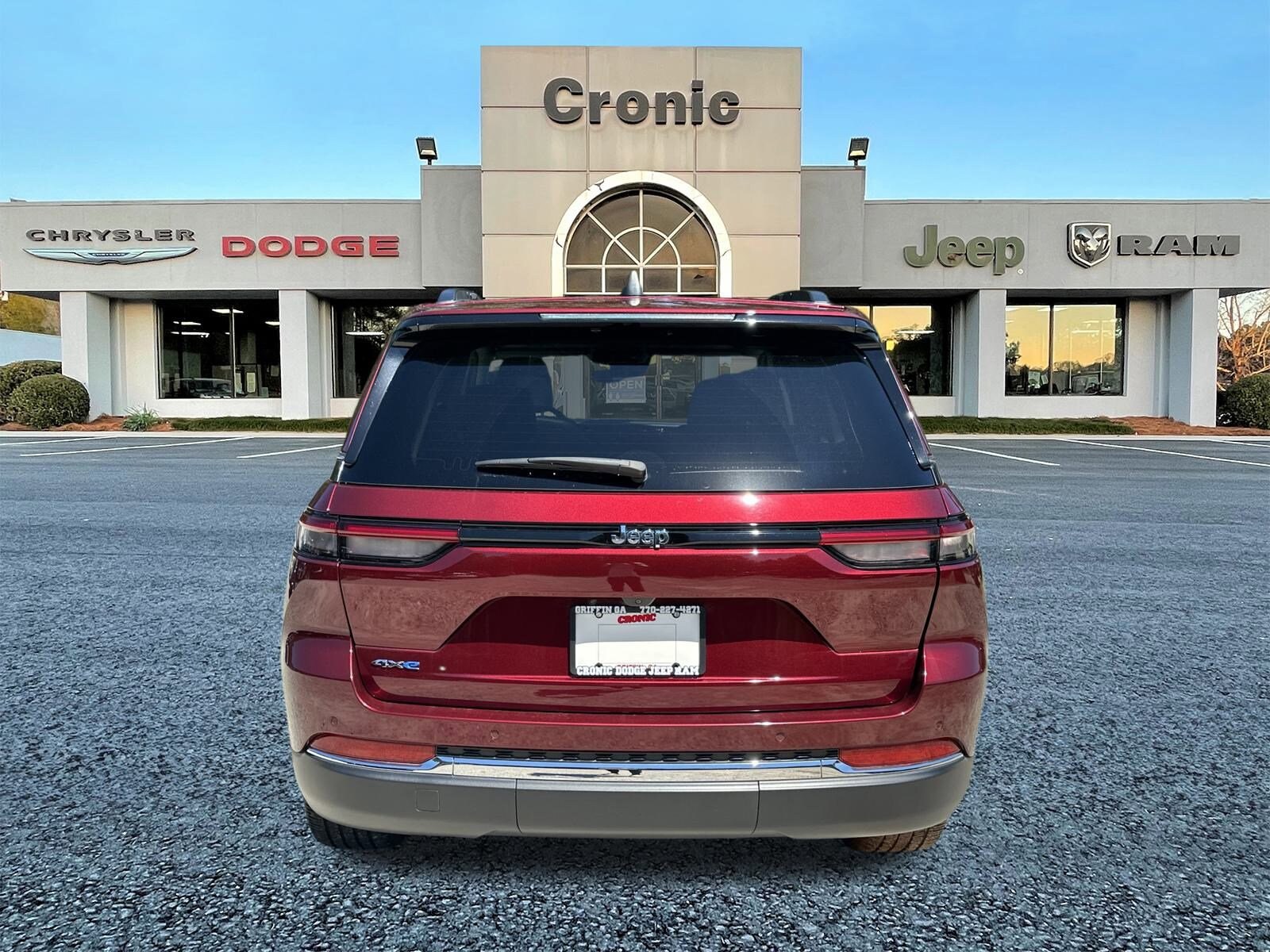 2024 Jeep Cherokee Sport photo 4