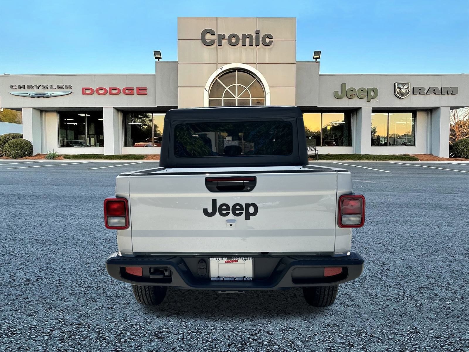 2025 Jeep Gladiator Sport photo 4