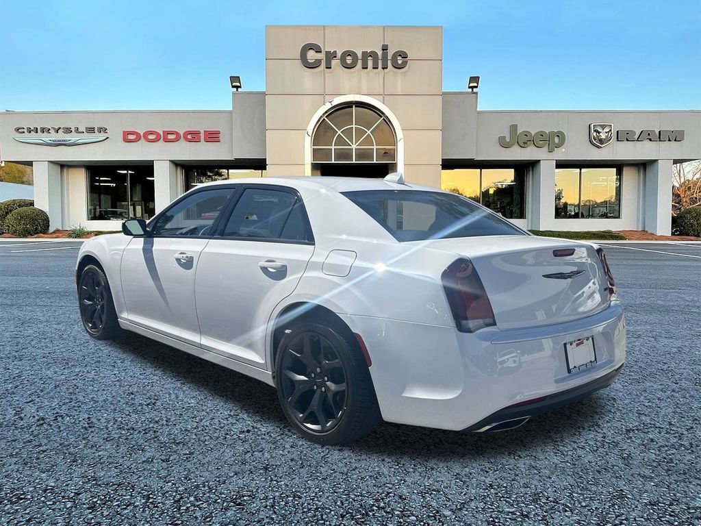 2023 Chrysler 300 Touring