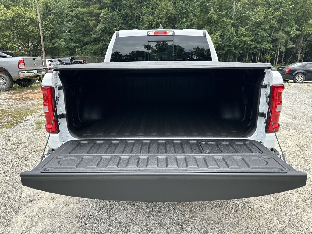 2026 RAM 1500 Laramie - Photo 18