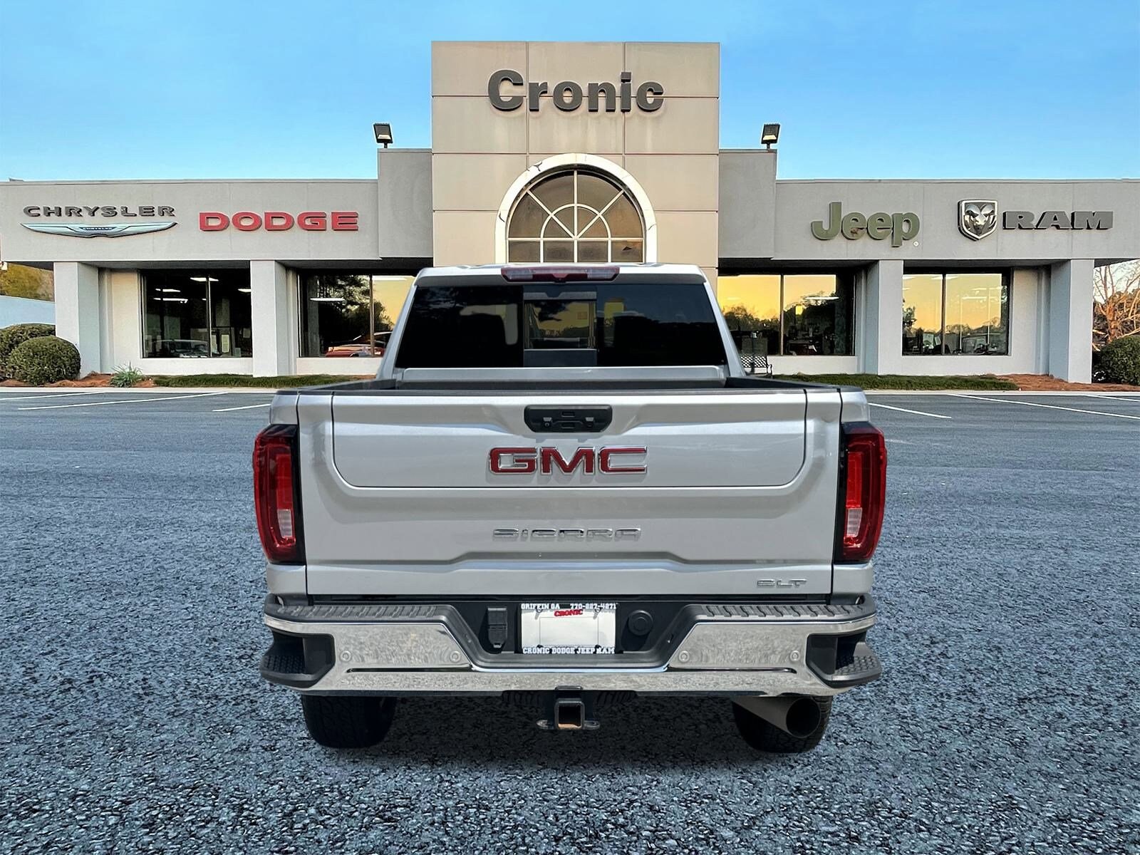 2022 Gmc Sierra HD SLT photo 3