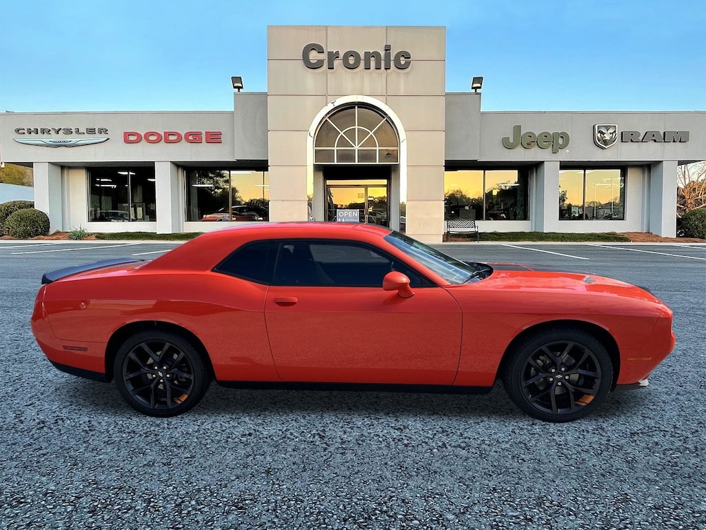 Used 2021 Dodge Challenger SXT 2dr Car