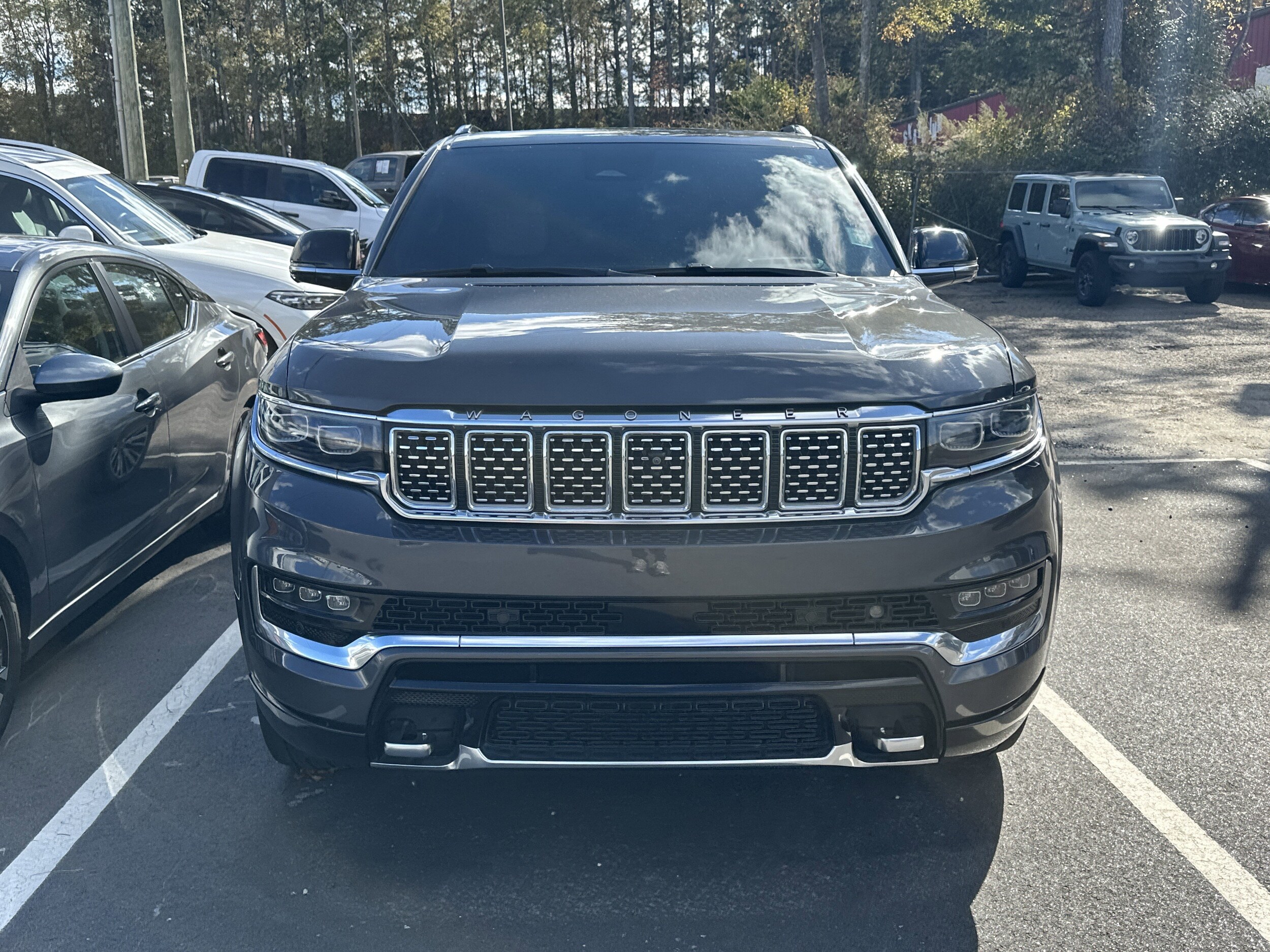 2023 Jeep Grand Wagoneer III photo 2