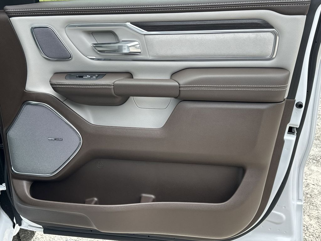 2026 RAM 1500 Laramie - Photo 14