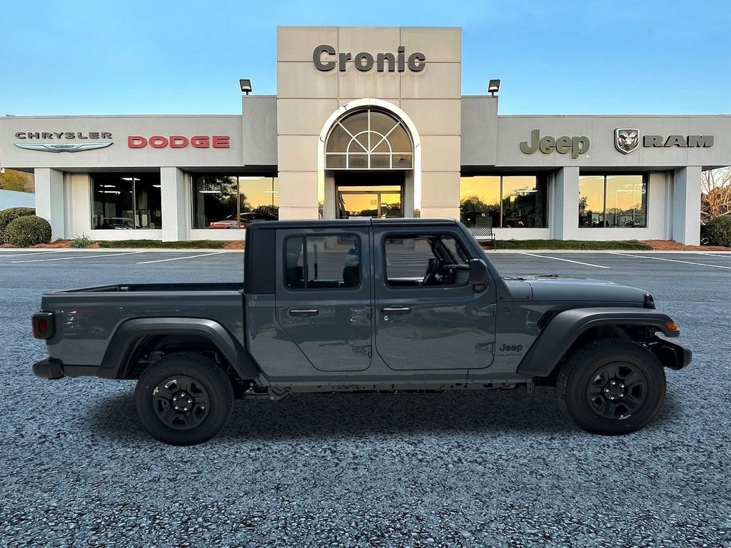 New 2025 Jeep Gladiator Sport Pickup