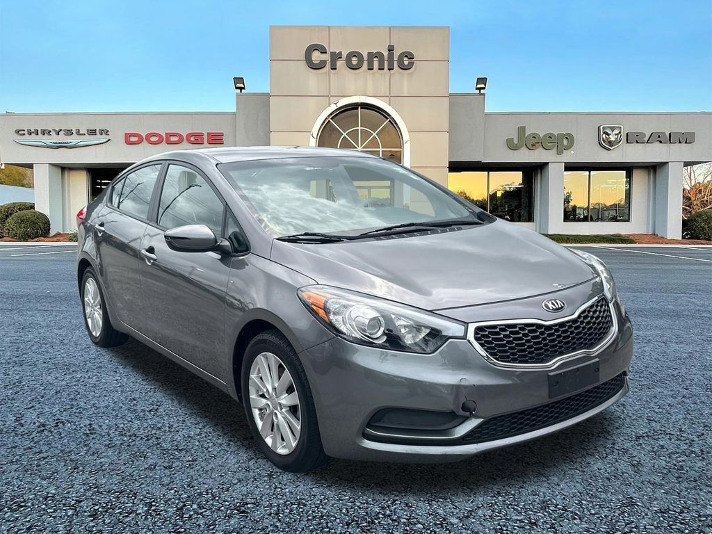 2016 Kia Forte LX AT's photo