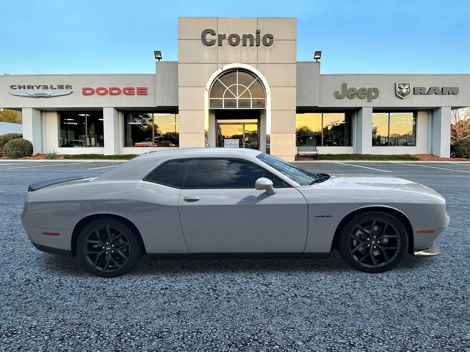 2022 Dodge Challenger R/T photo 2