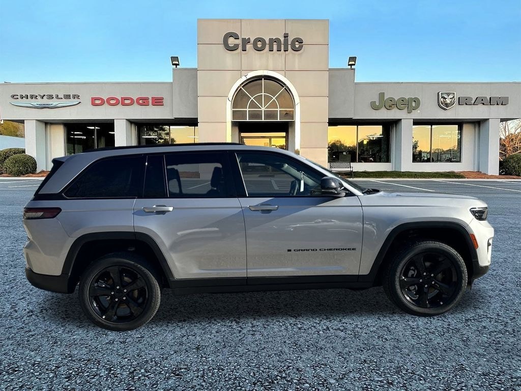 New 2025 Jeep Grand Cherokee Altitude Sport Utility