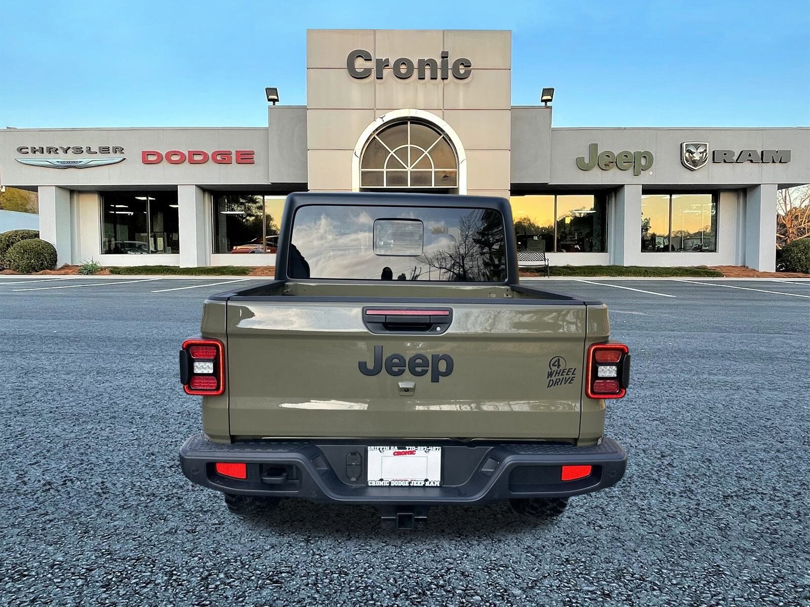 2025 Jeep Gladiator Willys photo 4