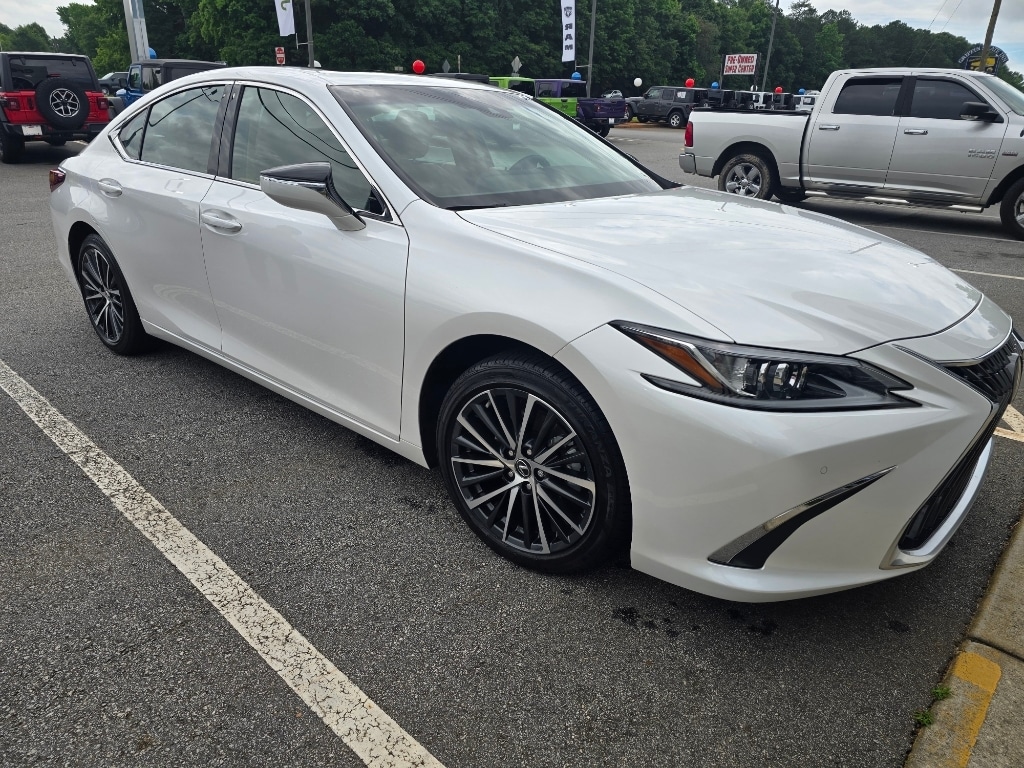 2025 Lexus ES 350 350's photo
