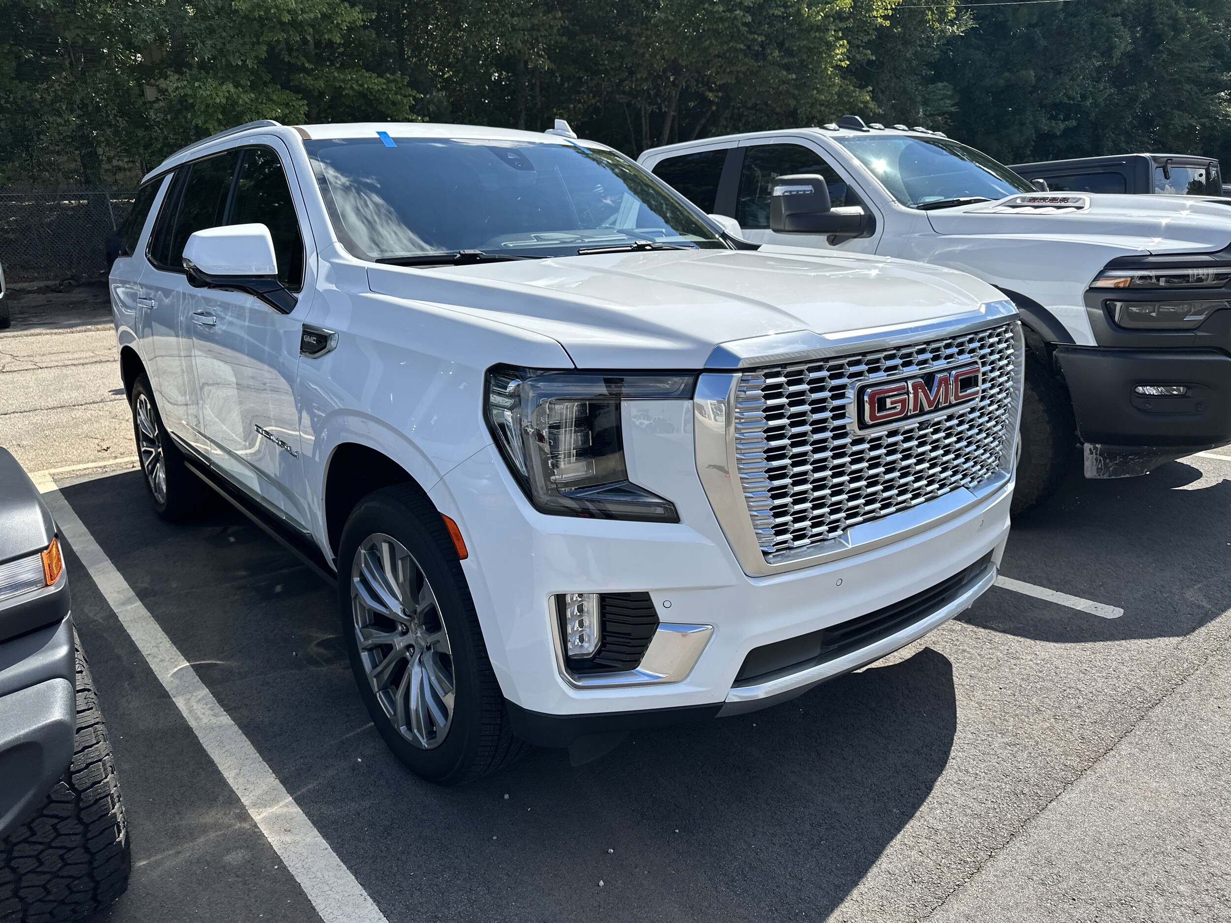 2021 Gmc Yukon Denali photo 3