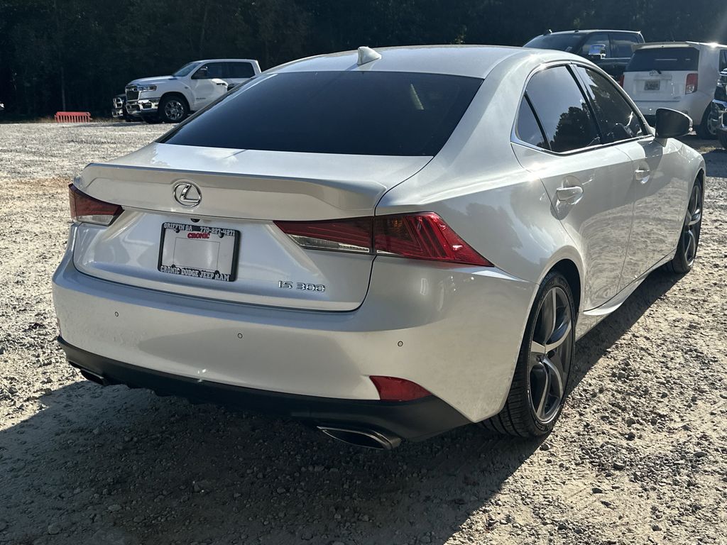 2018 Lexus IS 300 photo 3