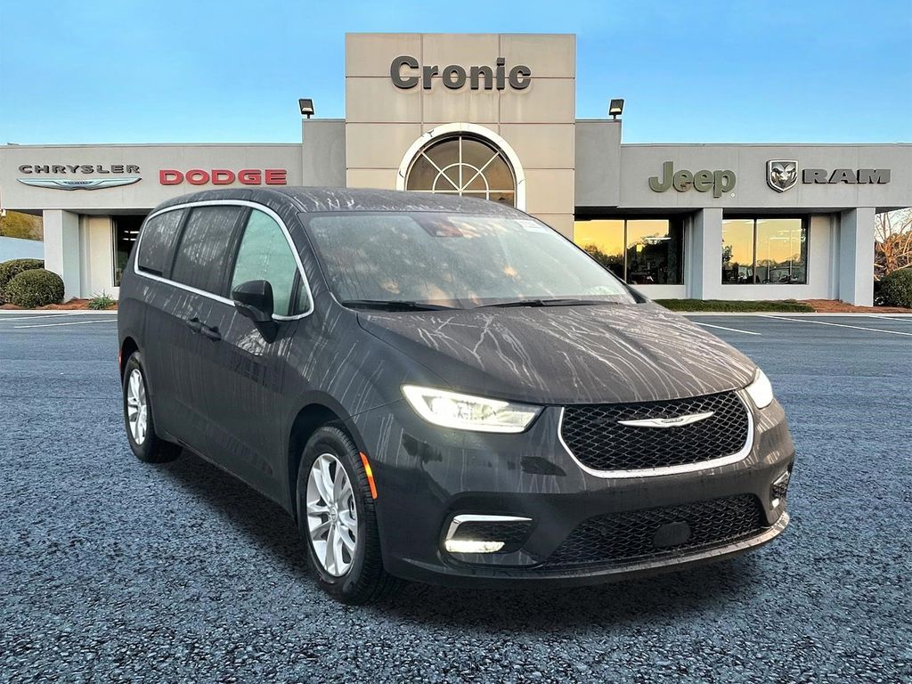 2026 Chrysler Pacifica Passenger Van 