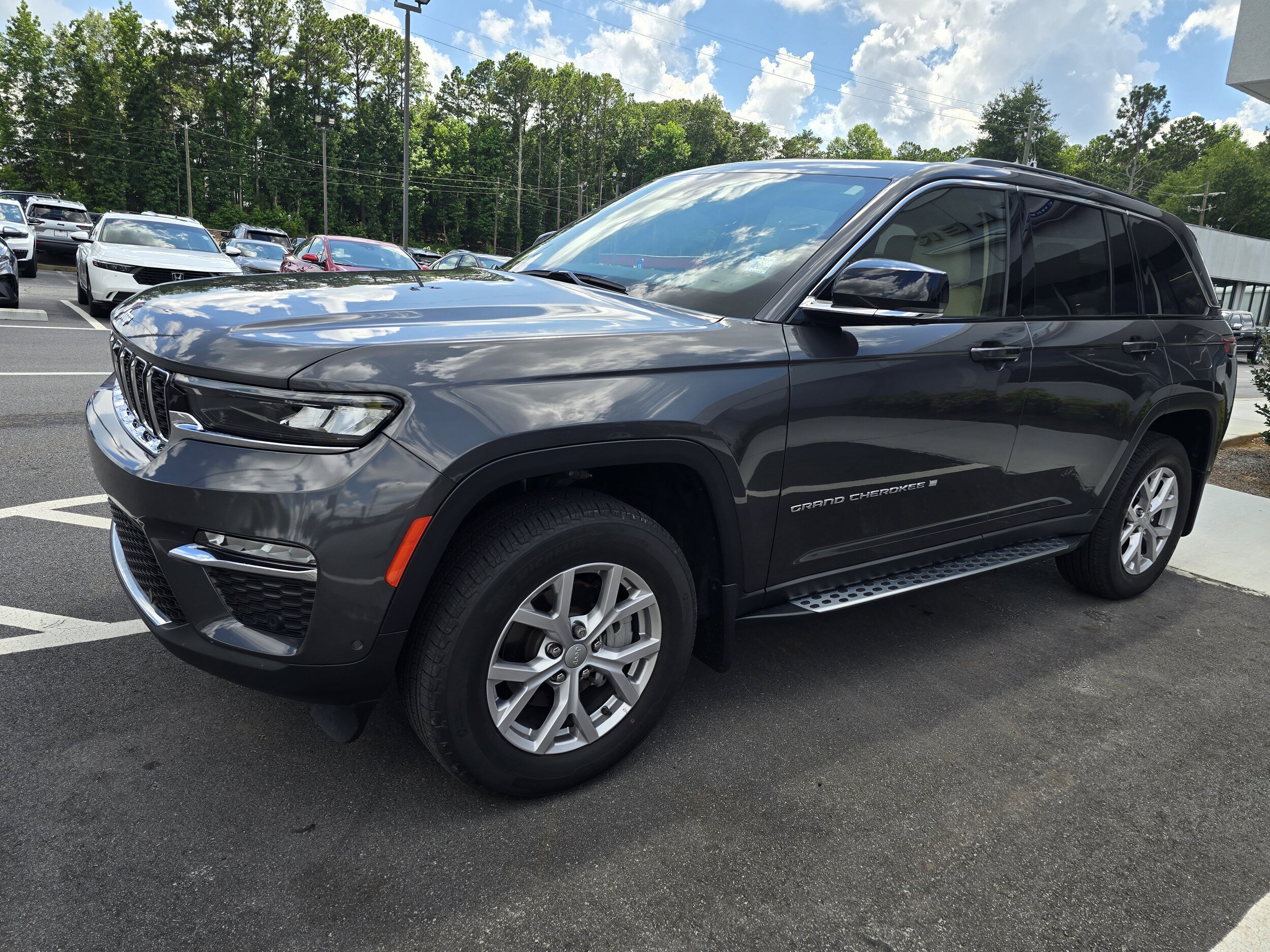 2022 Jeep Grand Cherokee Limited Sport photo 2