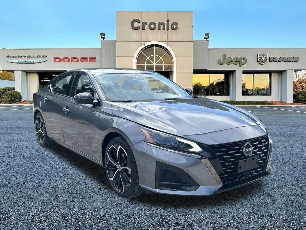 2024 Nissan Altima 2.5 SR's photo