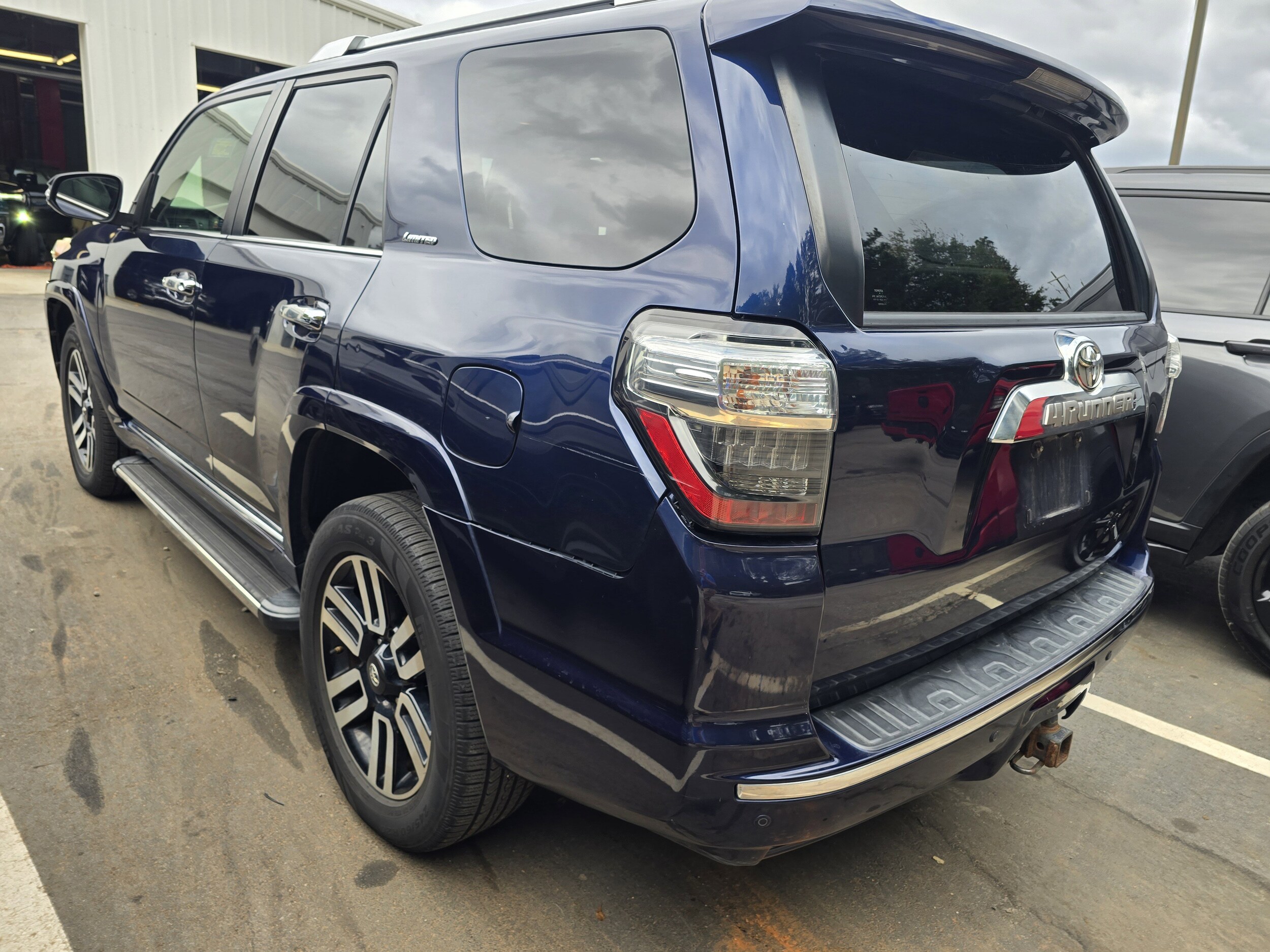 2014 Toyota 4Runner Limited photo 2