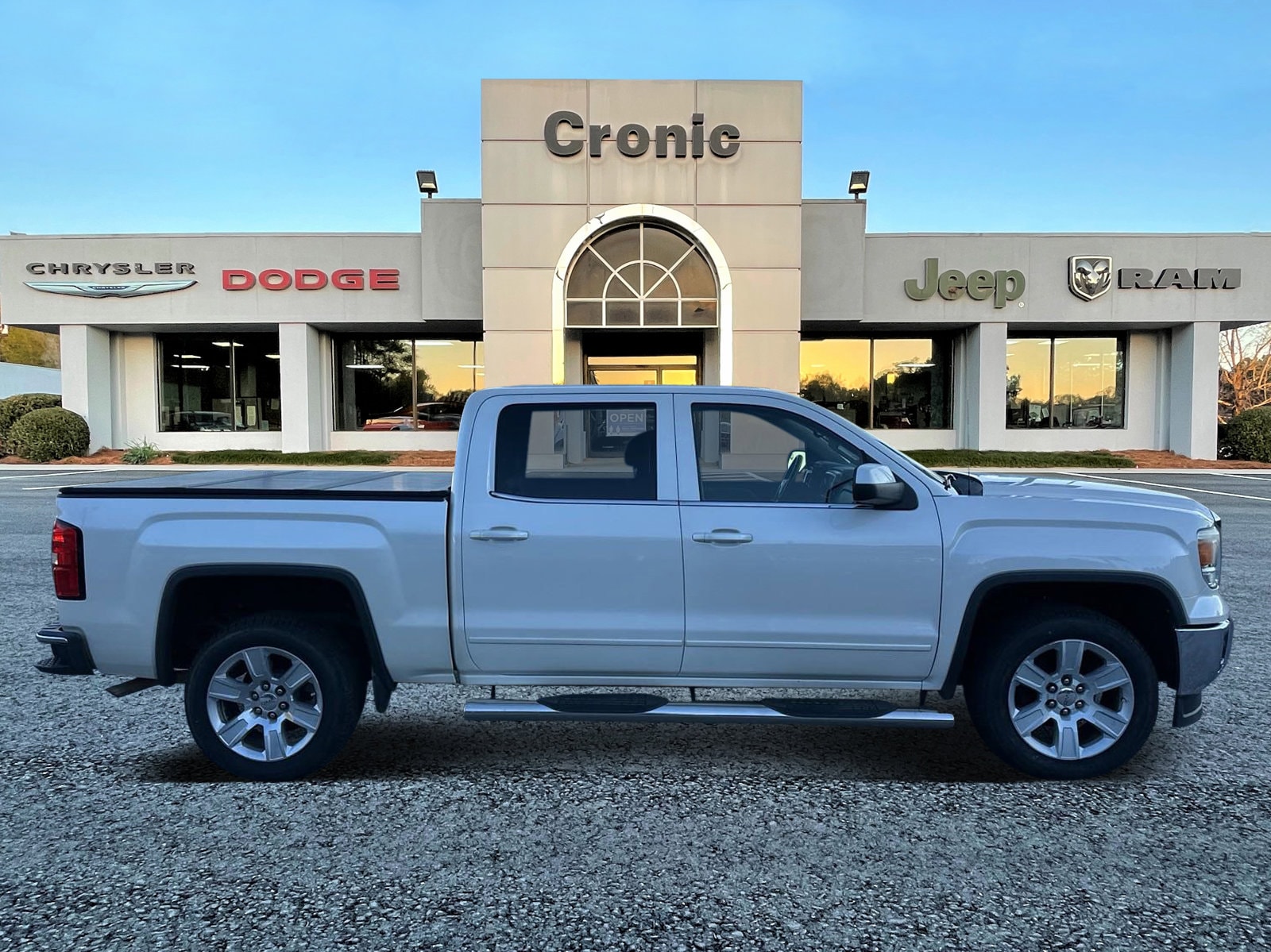 Used 2014 GMC Sierra 1500 SLE with VIN 3GTP1UEC6EG550618 for sale in Griffin, GA