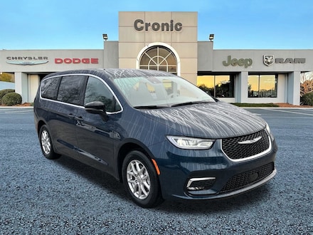 2025 Chrysler Pacifica Select Passenger Van